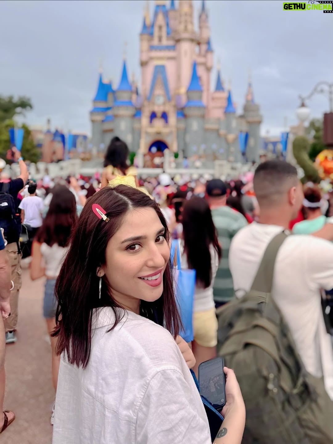 Ramsha Khan - 169.9K Likes - one more experience off the bucket list 
still can’t believe it 🥹

also, no cat memes for now j want to share this experience with you guys.
pictures don’t even do justice tbh