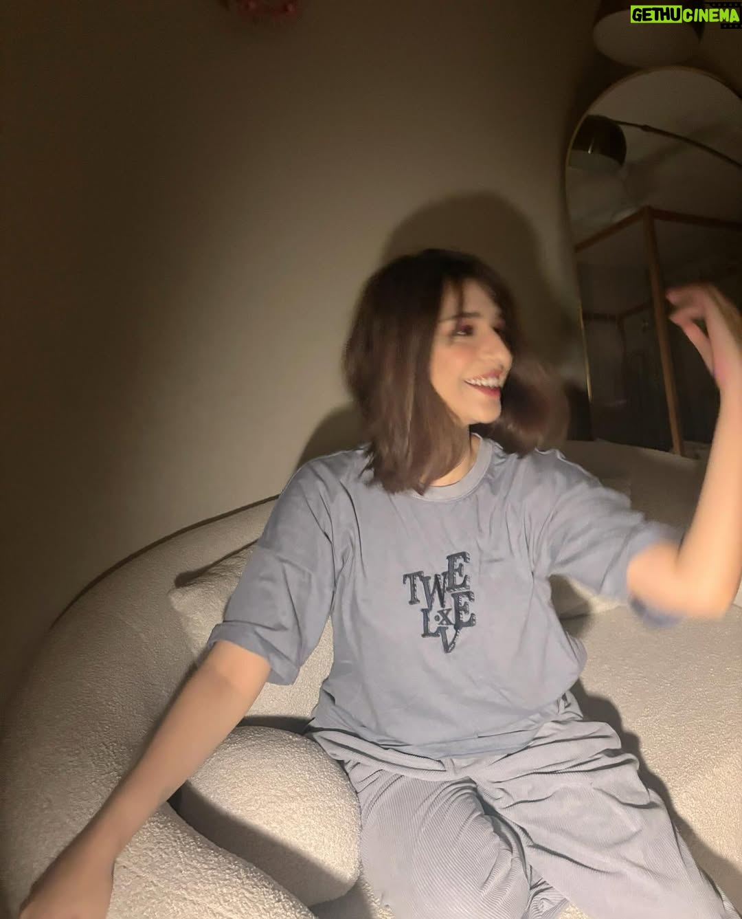 Ramsha Khan - 139.5K Likes - so….. i did a thing; 
keeping it real with @xii.x.official