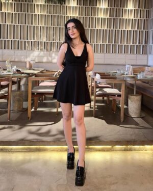 Ramy Instagram - Those red flags be heart shaped tho🚩❤️❤️
Heels @shoplittlebox_india 

📍 @julietteristorante @connektingdotsindia