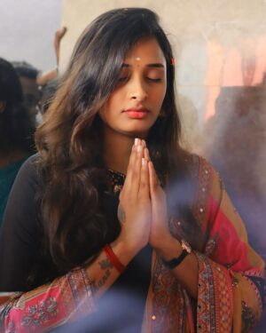 Ramya Joo Instagram - On Namahashivaya 🥹🙏🏻☀️🌎🌸
