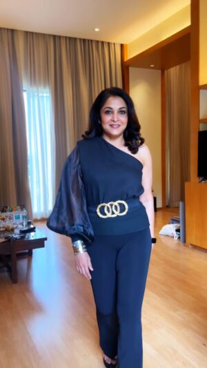Ramya Krishnan Instagram - Sahiba💕........
 

#sahiba #trendingreels #viralreeĺs #fashionstyle #reelsindia #reelstrending