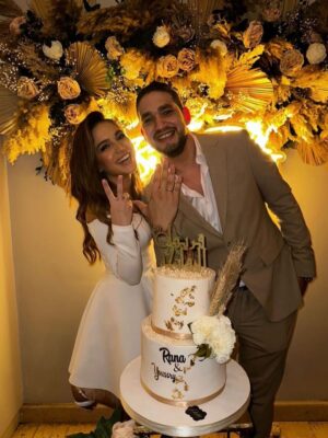 Rana Raeis Instagram - ‎كانت طفولتي معه..

‎كبرنا معًا،
‎ خطوة بخطوة، 
‎كأن الحياة رتّبت لنا دروبها منذ البداية.

‎واليوم، هو بجانبي... حبيبي.
‎لم يعد ذلك الطفل ،
‎بل الرجل الذي تحتضن روحي حضوره،
‎وتطمئن كلّ خلاياي في صوته.

كل سنة و انت ‎رفيق عمري، وحبيب ايامي🤍