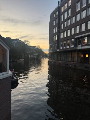 Ranjini Haridas Instagram - Amsterdam hit different this time .❤️

#eachtimeisdifferent #amsterdamdiaries #happiehippie #ranjiniharidas