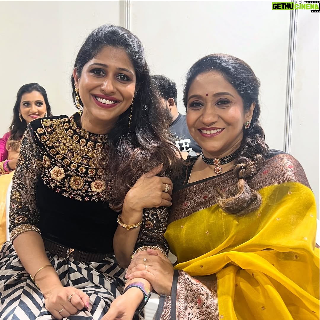 Ranjini Jose - 3K Likes - I’m out of words to express this moment ❤️

It was just surreal and I’m still reeling from this 

The heart to embrace every artist small or big comes from the largest of hearts and that speaks volumes about the legend @mohanlal 🙏🏽🙏🏽

Onnum ithil kooduthal parayaan kazhiyunnilla 

Nanni mathram ❤️😍🙏🏽