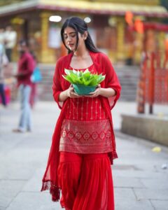 Actress Rashi Singh HD Photos and Wallpapers October 2025