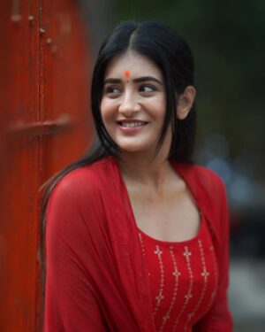 Rashi Singh Instagram - leave a caption ♥️