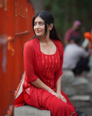 Rashi Singh Instagram - leave a caption ♥️