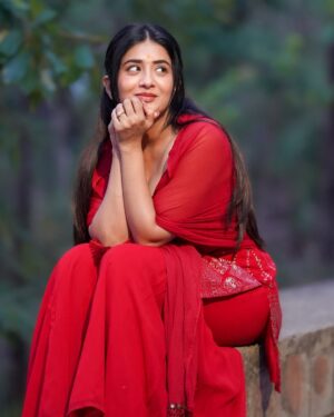 Rashi Singh Instagram - leave a caption ♥️