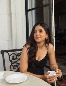 Actress Rashmi Agdekar HD Photos and Wallpapers October 2025