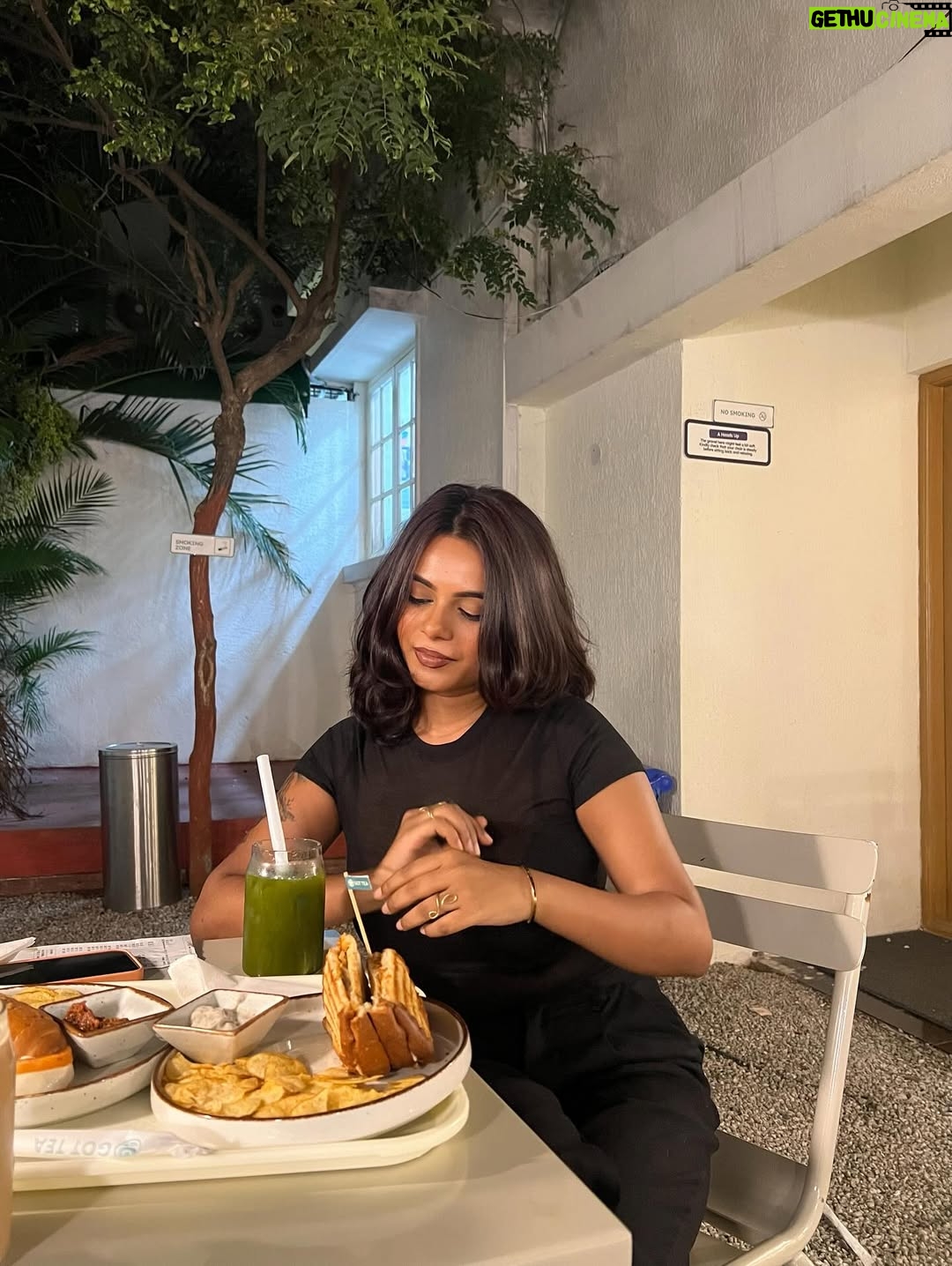 Rashmi Tanu - 33.5K Likes - I have absolutely no desire to fit in.