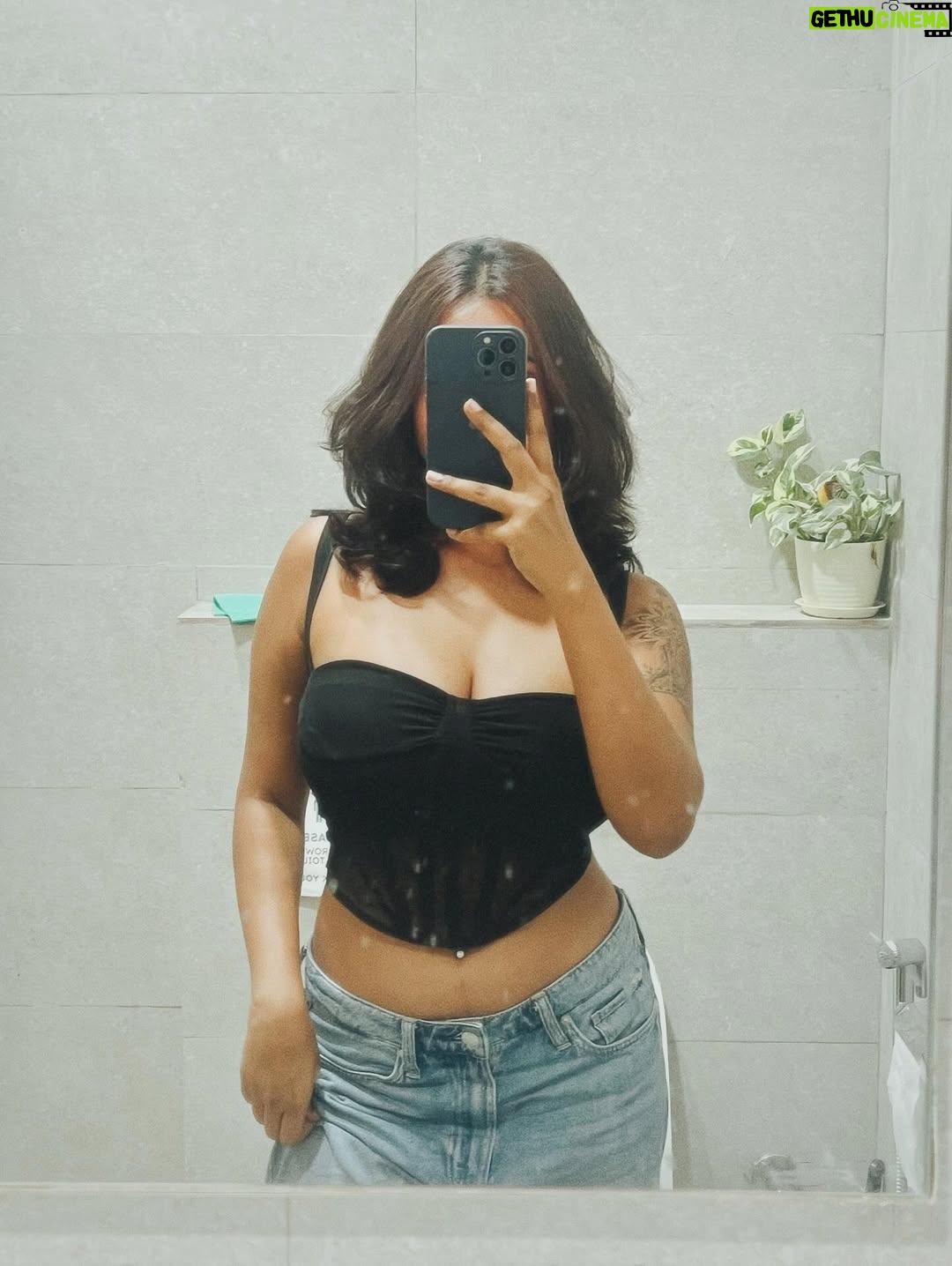 Rashmi Tanu - 3.9K Likes - Stay genuine, tables will turn.