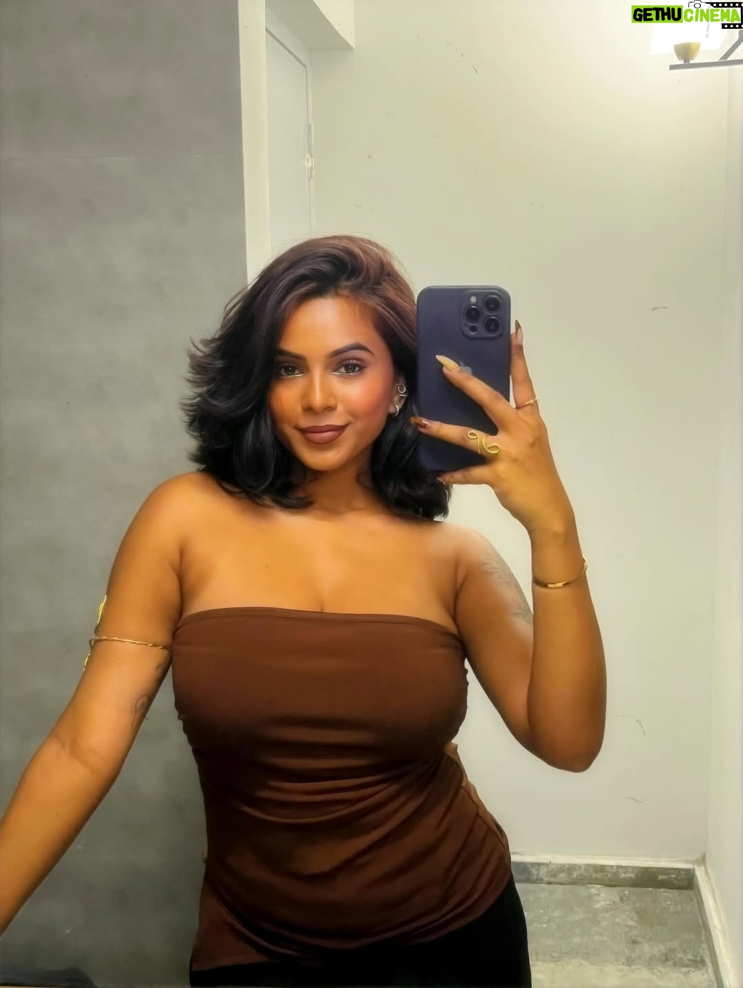Rashmi Tanu - 11.2K Likes - Stay on your spiritual path and mind your business. That’s how you win.