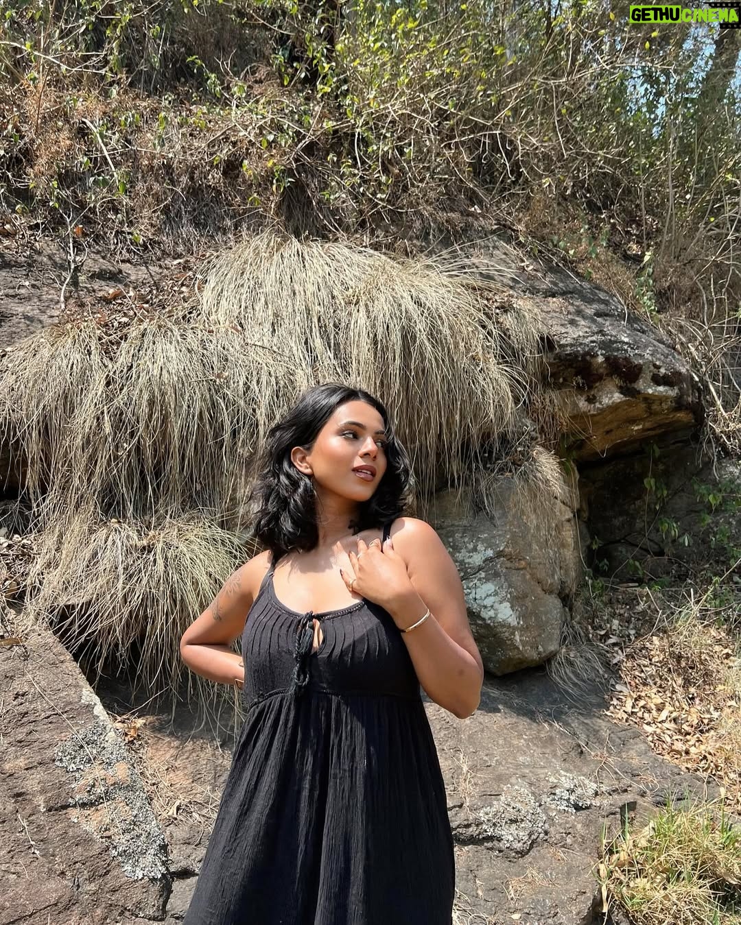 Rashmi Tanu - 3.7K Likes - A woman who has tasted her own strength can never return to smallness. She carries storms in her lungs, sunlight in her bones, and the patience of a thousand lifetimes. No map can contain her. No cage can hold her. She was never meant to fit in, she was born to create new worlds by her very existence.