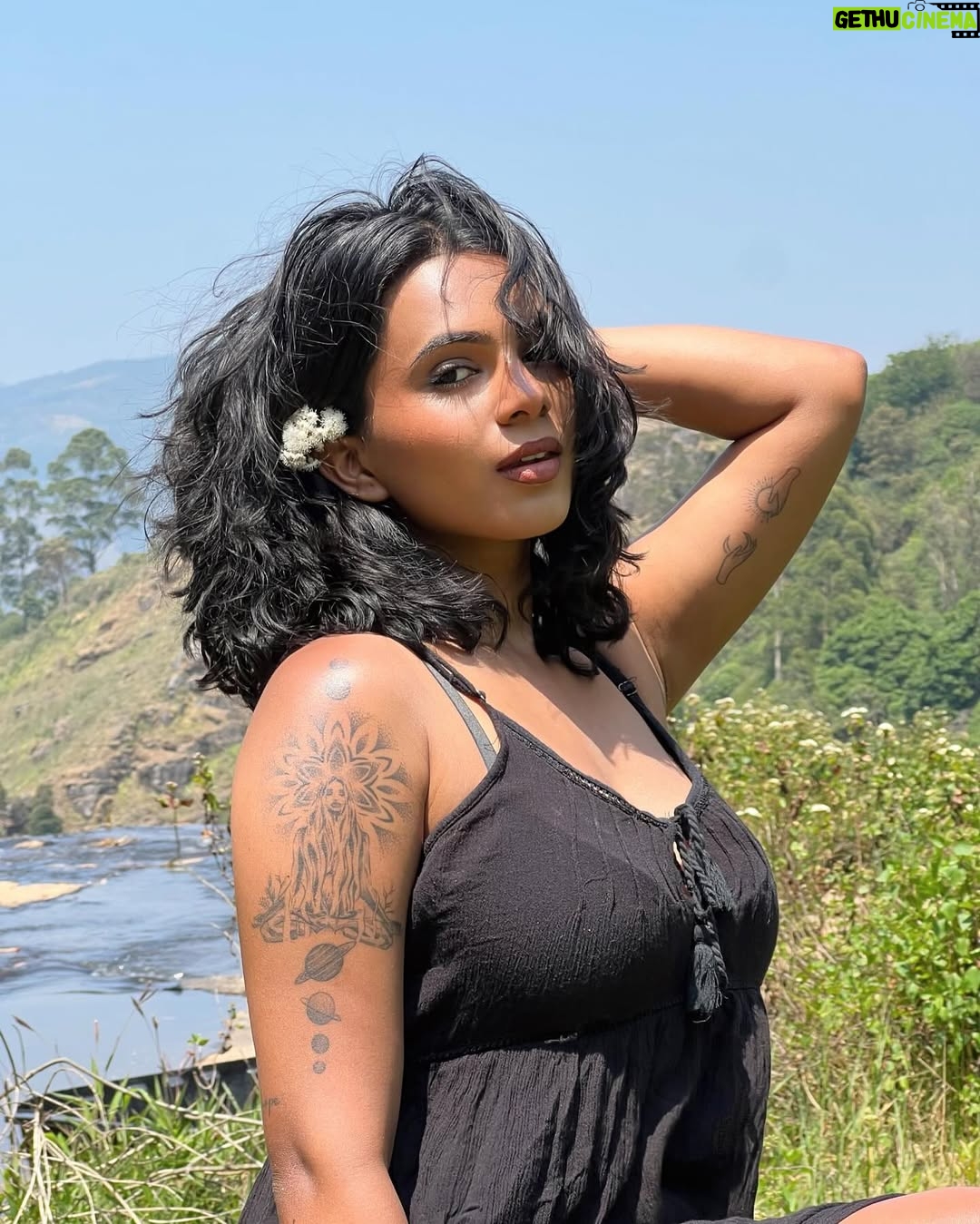 Rashmi Tanu - 3.7K Likes - A woman who has tasted her own strength can never return to smallness. She carries storms in her lungs, sunlight in her bones, and the patience of a thousand lifetimes. No map can contain her. No cage can hold her. She was never meant to fit in, she was born to create new worlds by her very existence.