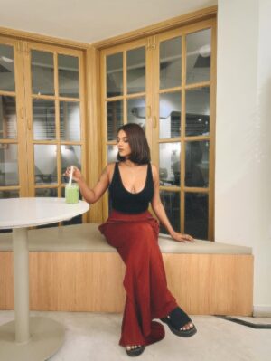 Rashmi Tanu Instagram - Idc how much you can lift, if you can’t beat lust you’re still weak.
.
.
.
Outfit: @zara