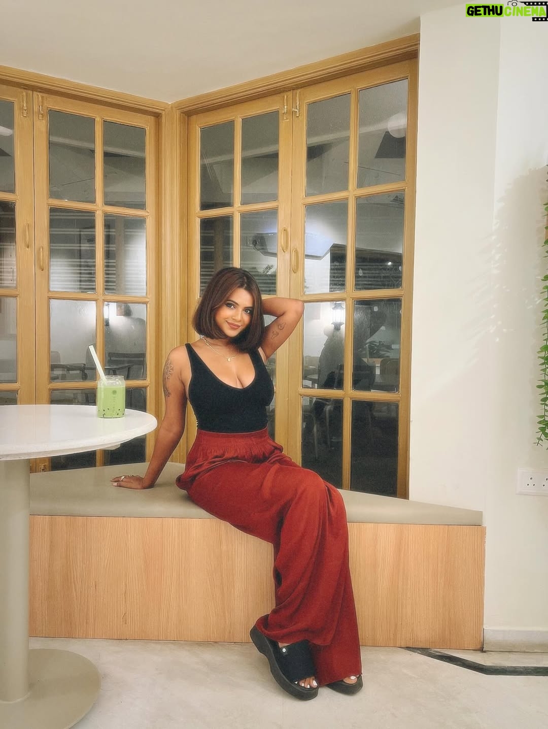 Rashmi Tanu - 3.4K Likes - Idc how much you can lift, if you can’t beat lust you’re still weak.
.
.
.
Outfit: @zara