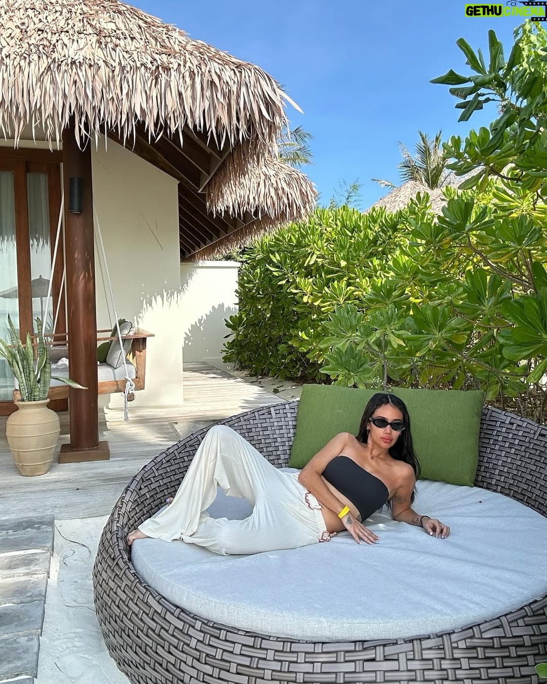 Ratu Felisha - 3 Likes - Island girl 🌴