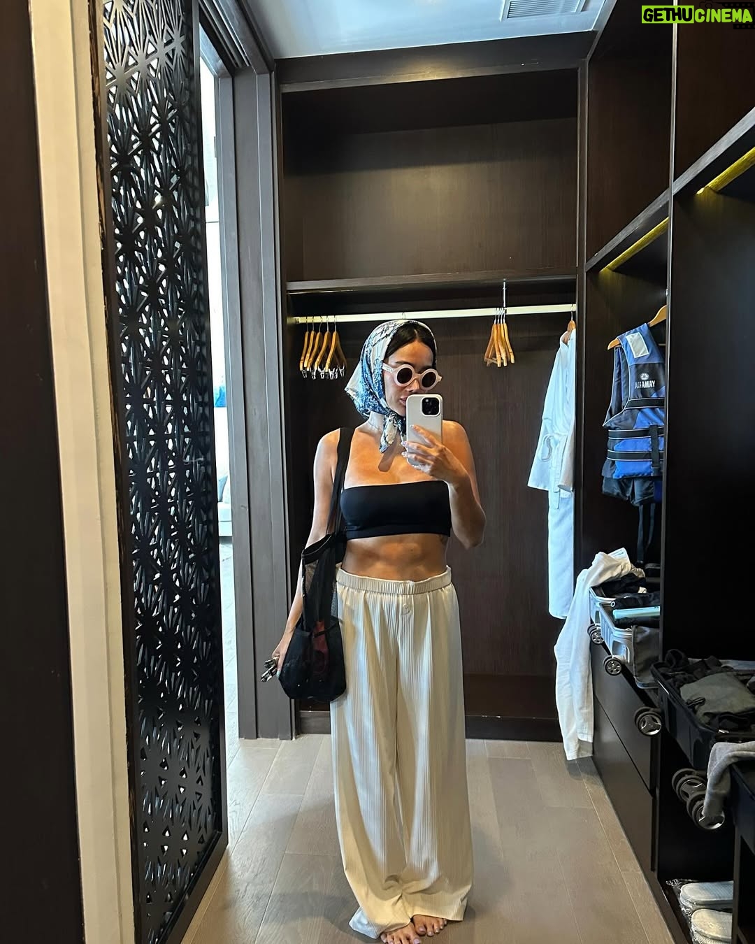 Ratu Felisha - 3 Likes - New fave island 🏝️