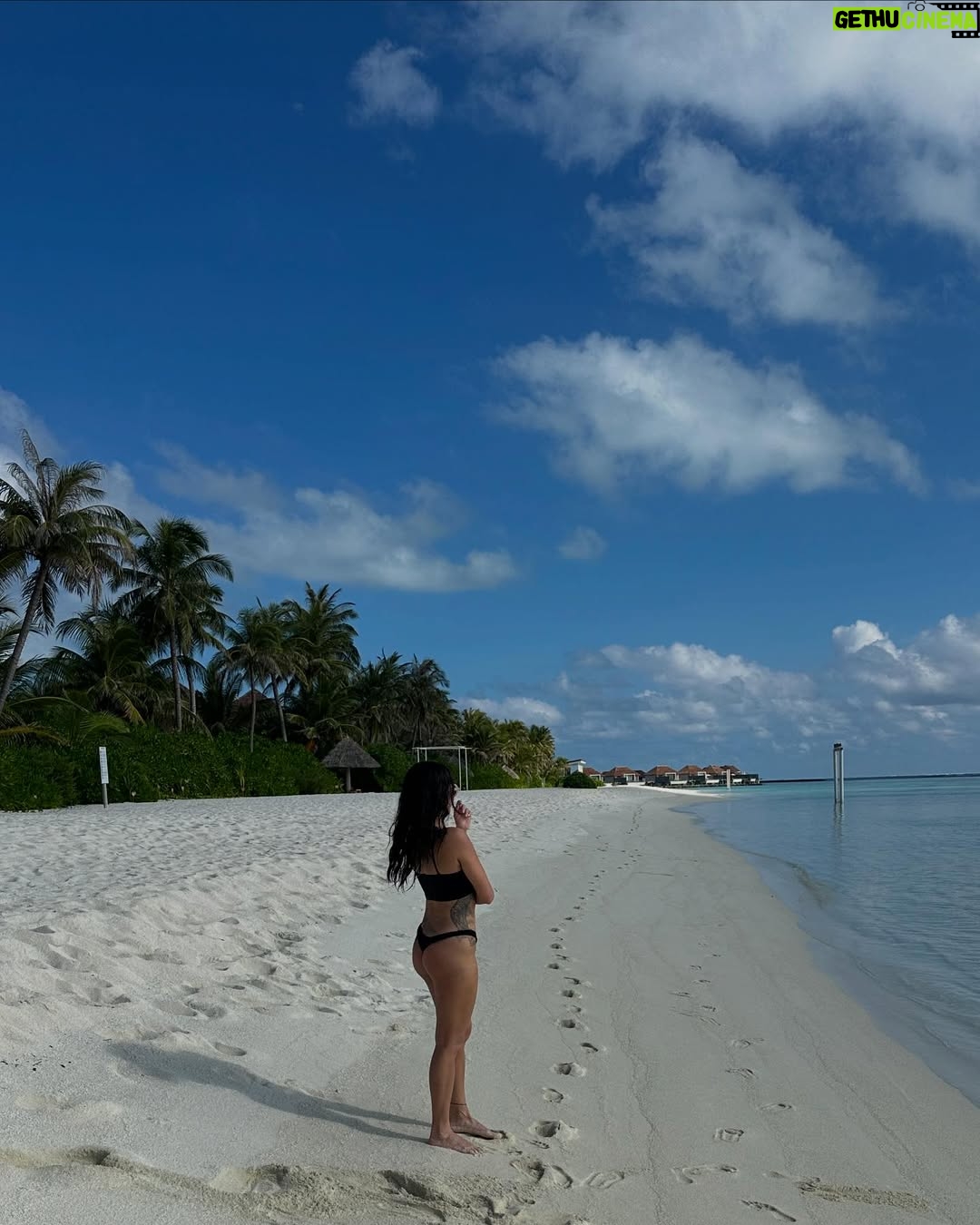Ratu Felisha - 3 Likes - New fave island 🏝️