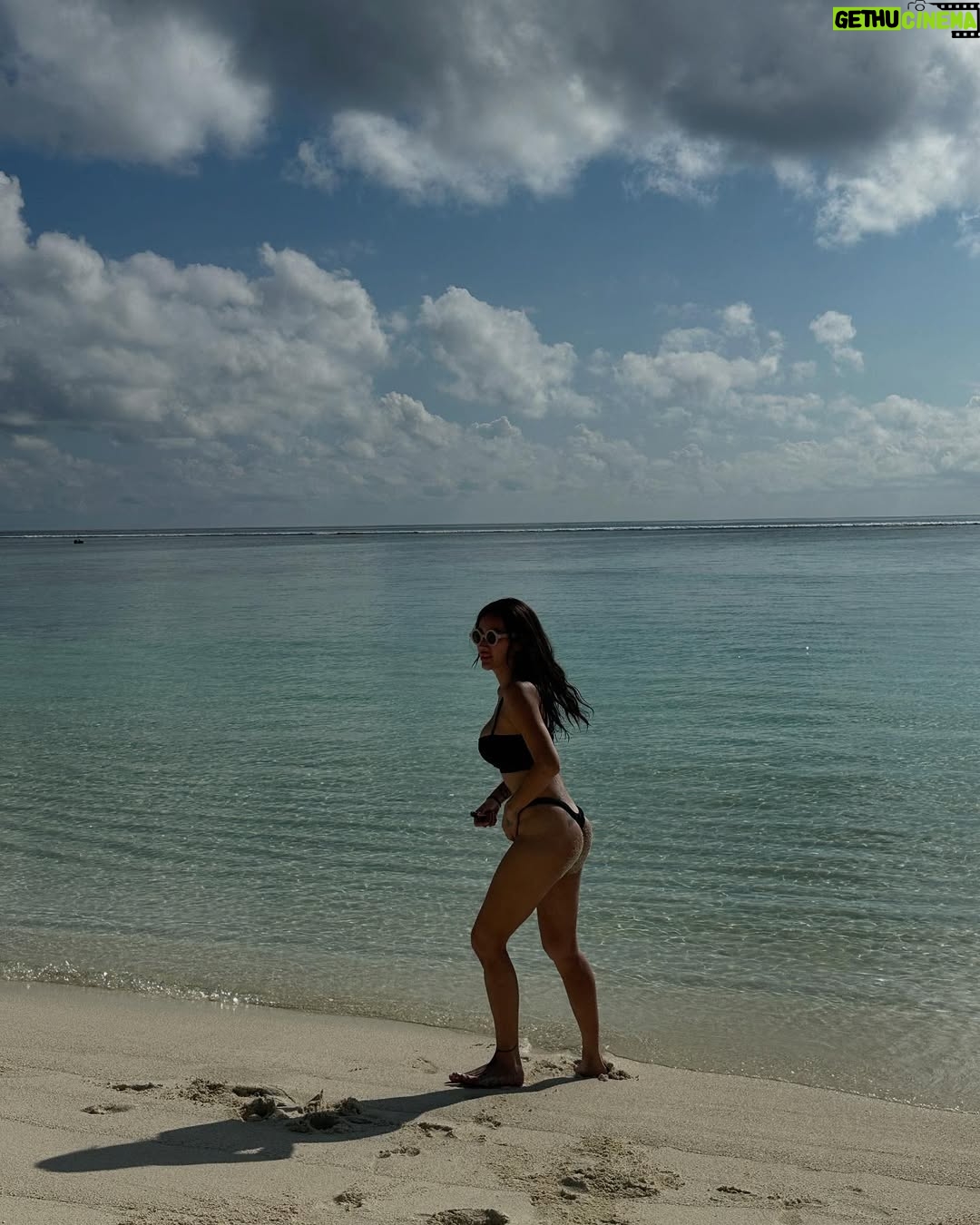 Ratu Felisha - 3 Likes - Island girl 🌴