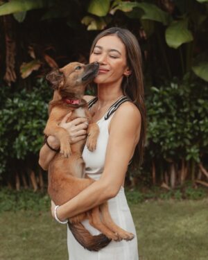 Ratu Felisha Instagram - At first, I thought becoming a yoga teacher would just be another milestone, something to tick off my bucket list. But after 200 hours @samastiyoga of asana, philosophy, and studying the human body, I realized it was so much more than that. 🧘🏻‍♀️

I’m beyond grateful for this experience. It wasn’t easy at the beginning, but every challenge was worth the growth.

A huge shoutout to all my teachers, thank you for waking my brain up from its long hibernation. You’ve challenged and inspired me in the best way possible. 

In the end, it’s not just about reaching the goal. It’s about the journey, and the beautiful friendships formed along the way. 🤍🦋🫶🏾