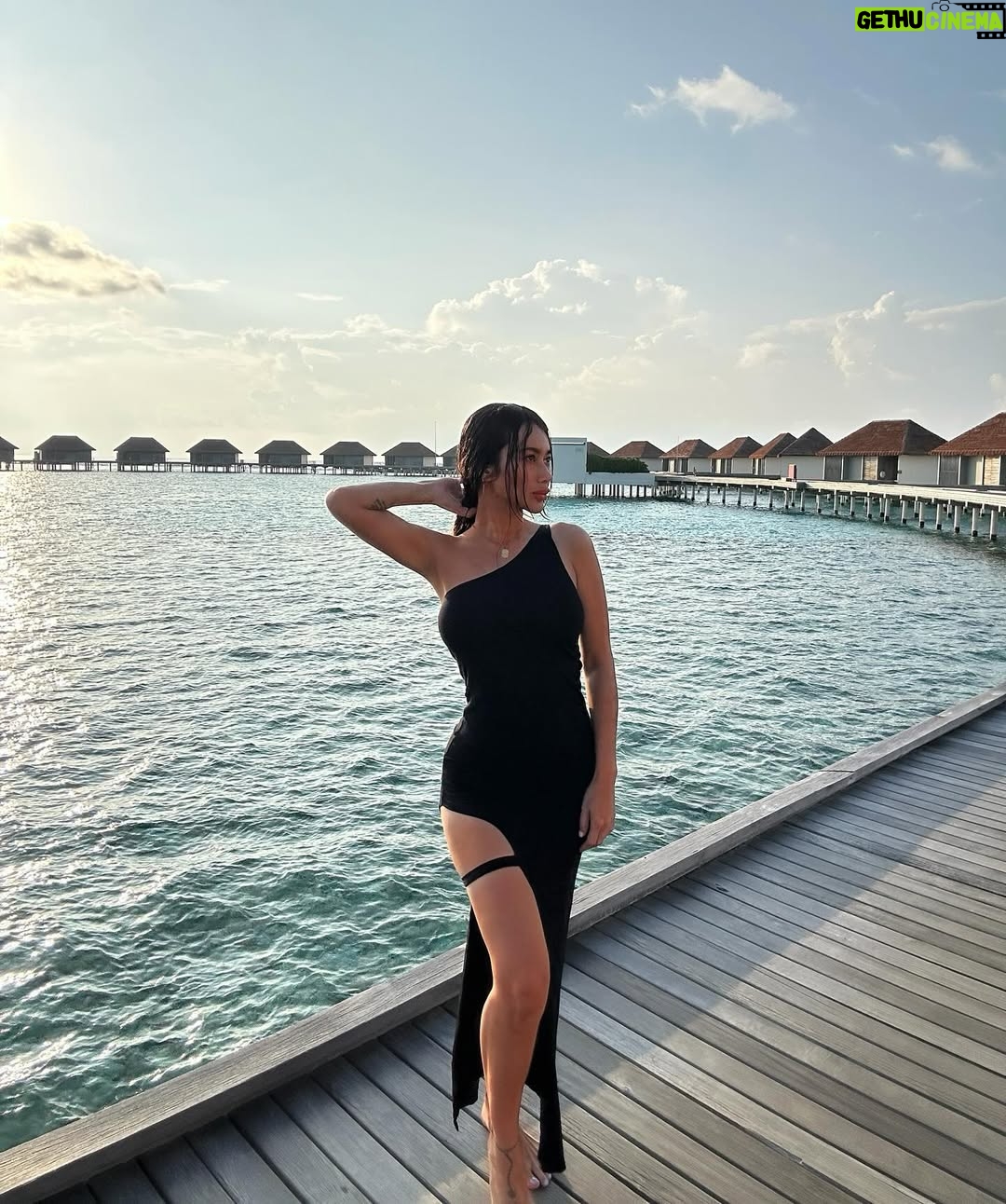Ratu Felisha - 3 Likes - Day 3 of the moanas life 🌺
@makarawear