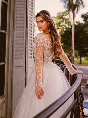 Rayanne Morais Instagram - 💍 2 anos. 2 votos 🫶🏻 1 propósito 🙏🏻

Deus transformou nossa história em testemunho e nos fez viver o extraordinário.
Somos a prova viva de que a verdade sempre se transforma em testemunho. Nada neste mundo, nem ninguém, pode parar ou anular os planos de Deus.
O inferno tentou, mas Deus transformou até as batalhas em instrumentos de vitória. A verdade se tornou testemunho da fidelidade do Senhor em nossas vidas.

Hoje entendemos: somos mais do que um casal, somos uma união de propósito. O extraordinário sempre esteve reservado para nós.

E aqui estamos, de mãos dadas, vivendo o nosso felizes para sempre.
Celebrando dois anos de casados de um amor com propósito, um amor que nasceu no coração de Deus. 💍

#moraispecoraro #alexandredultra #vidas #amor #Deus #uniaodepropositos #2anosdecasados #love #married #onlyone