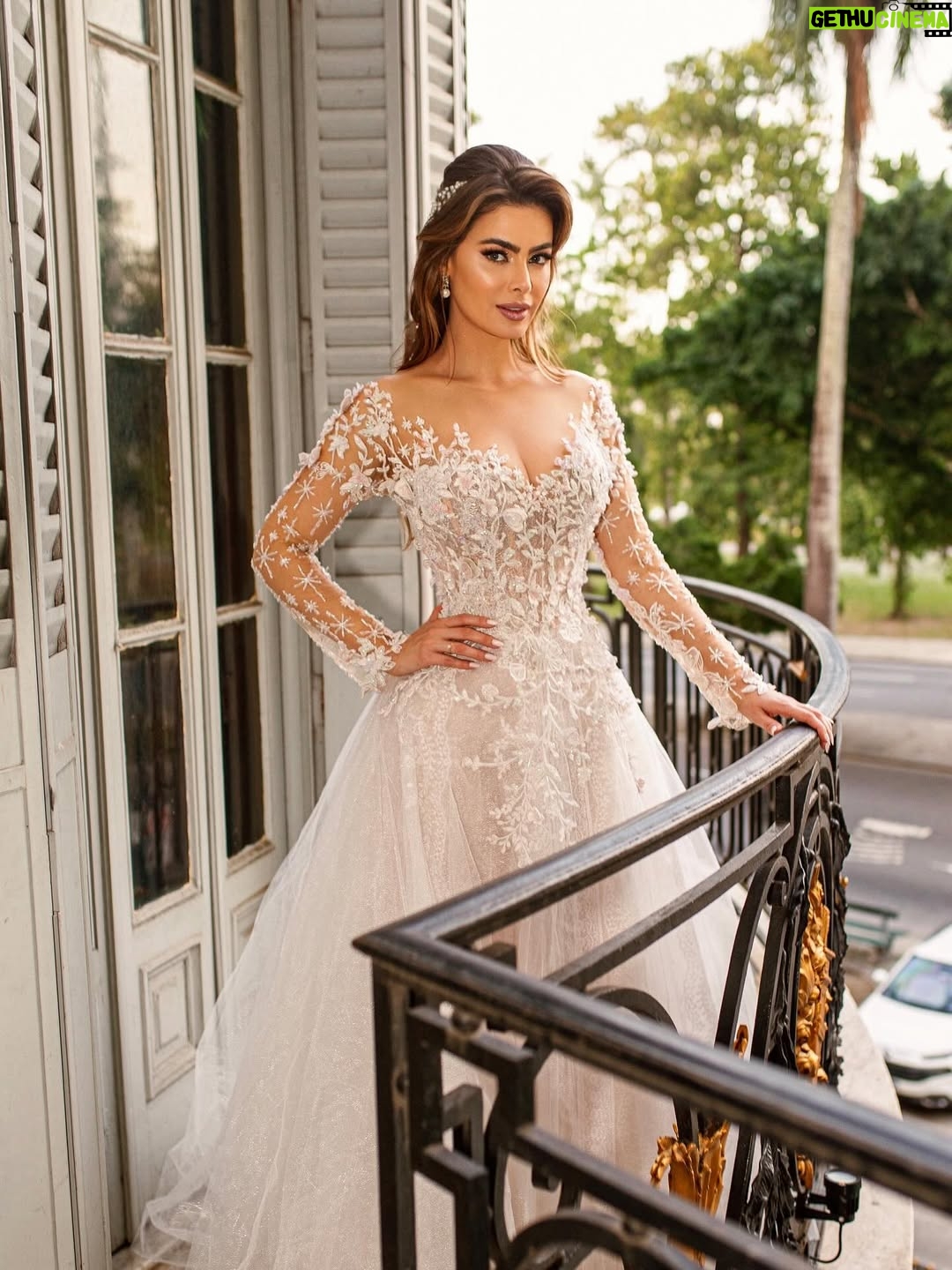 Rayanne Morais - 52K Likes - 💍 2 anos. 2 votos 🫶🏻 1 propósito 🙏🏻

Deus transformou nossa história em testemunho e nos fez viver o extraordinário.
Somos a prova viva de que a verdade sempre se transforma em testemunho. Nada neste mundo, nem ninguém, pode parar ou anular os planos de Deus.
O inferno tentou, mas Deus transformou até as batalhas em instrumentos de vitória. A verdade se tornou testemunho da fidelidade do Senhor em nossas vidas.

Hoje entendemos: somos mais do que um casal, somos uma união de propósito. O extraordinário sempre esteve reservado para nós.

E aqui estamos, de mãos dadas, vivendo o nosso felizes para sempre.
Celebrando dois anos de casados de um amor com propósito, um amor que nasceu no coração de Deus. 💍

#moraispecoraro #alexandredultra #vidas #amor #Deus #uniaodepropositos #2anosdecasados #love #married #onlyone