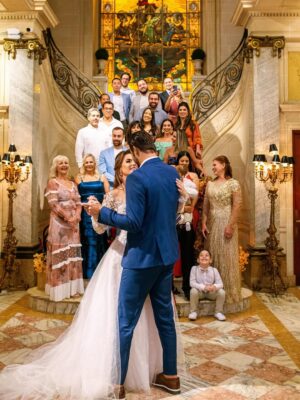 Rayanne Morais Instagram - 💍 2 anos. 2 votos 🫶🏻 1 propósito 🙏🏻

Deus transformou nossa história em testemunho e nos fez viver o extraordinário.
Somos a prova viva de que a verdade sempre se transforma em testemunho. Nada neste mundo, nem ninguém, pode parar ou anular os planos de Deus.
O inferno tentou, mas Deus transformou até as batalhas em instrumentos de vitória. A verdade se tornou testemunho da fidelidade do Senhor em nossas vidas.

Hoje entendemos: somos mais do que um casal, somos uma união de propósito. O extraordinário sempre esteve reservado para nós.

E aqui estamos, de mãos dadas, vivendo o nosso felizes para sempre.
Celebrando dois anos de casados de um amor com propósito, um amor que nasceu no coração de Deus. 💍

#moraispecoraro #alexandredultra #vidas #amor #Deus #uniaodepropositos #2anosdecasados #love #married #onlyone