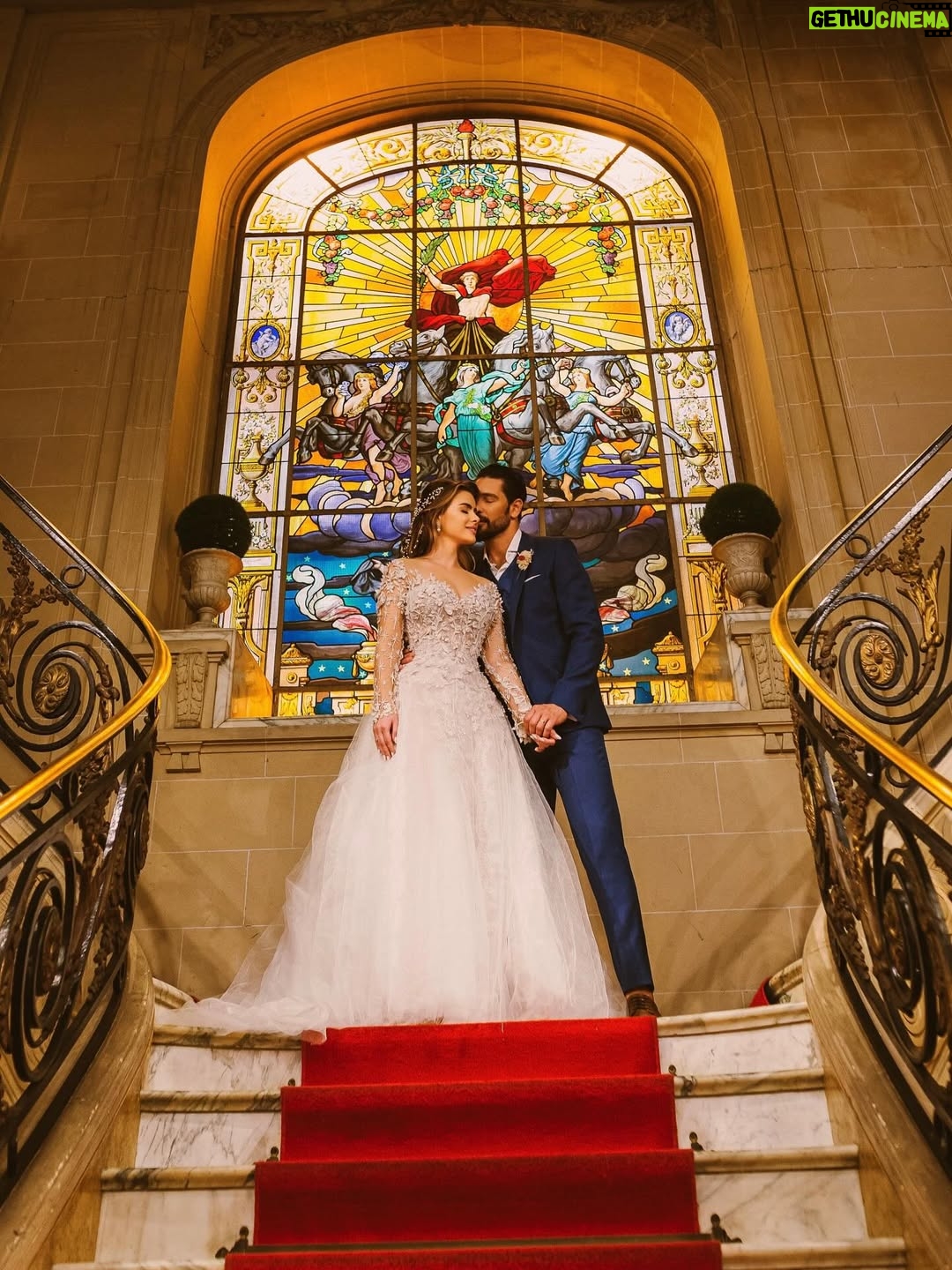 Rayanne Morais - 52K Likes - 💍 2 anos. 2 votos 🫶🏻 1 propósito 🙏🏻

Deus transformou nossa história em testemunho e nos fez viver o extraordinário.
Somos a prova viva de que a verdade sempre se transforma em testemunho. Nada neste mundo, nem ninguém, pode parar ou anular os planos de Deus.
O inferno tentou, mas Deus transformou até as batalhas em instrumentos de vitória. A verdade se tornou testemunho da fidelidade do Senhor em nossas vidas.

Hoje entendemos: somos mais do que um casal, somos uma união de propósito. O extraordinário sempre esteve reservado para nós.

E aqui estamos, de mãos dadas, vivendo o nosso felizes para sempre.
Celebrando dois anos de casados de um amor com propósito, um amor que nasceu no coração de Deus. 💍

#moraispecoraro #alexandredultra #vidas #amor #Deus #uniaodepropositos #2anosdecasados #love #married #onlyone