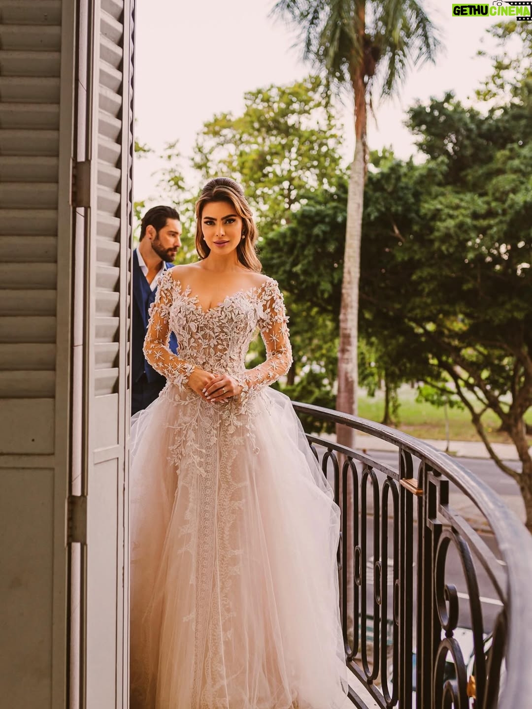 Rayanne Morais - 52K Likes - 💍 2 anos. 2 votos 🫶🏻 1 propósito 🙏🏻

Deus transformou nossa história em testemunho e nos fez viver o extraordinário.
Somos a prova viva de que a verdade sempre se transforma em testemunho. Nada neste mundo, nem ninguém, pode parar ou anular os planos de Deus.
O inferno tentou, mas Deus transformou até as batalhas em instrumentos de vitória. A verdade se tornou testemunho da fidelidade do Senhor em nossas vidas.

Hoje entendemos: somos mais do que um casal, somos uma união de propósito. O extraordinário sempre esteve reservado para nós.

E aqui estamos, de mãos dadas, vivendo o nosso felizes para sempre.
Celebrando dois anos de casados de um amor com propósito, um amor que nasceu no coração de Deus. 💍

#moraispecoraro #alexandredultra #vidas #amor #Deus #uniaodepropositos #2anosdecasados #love #married #onlyone