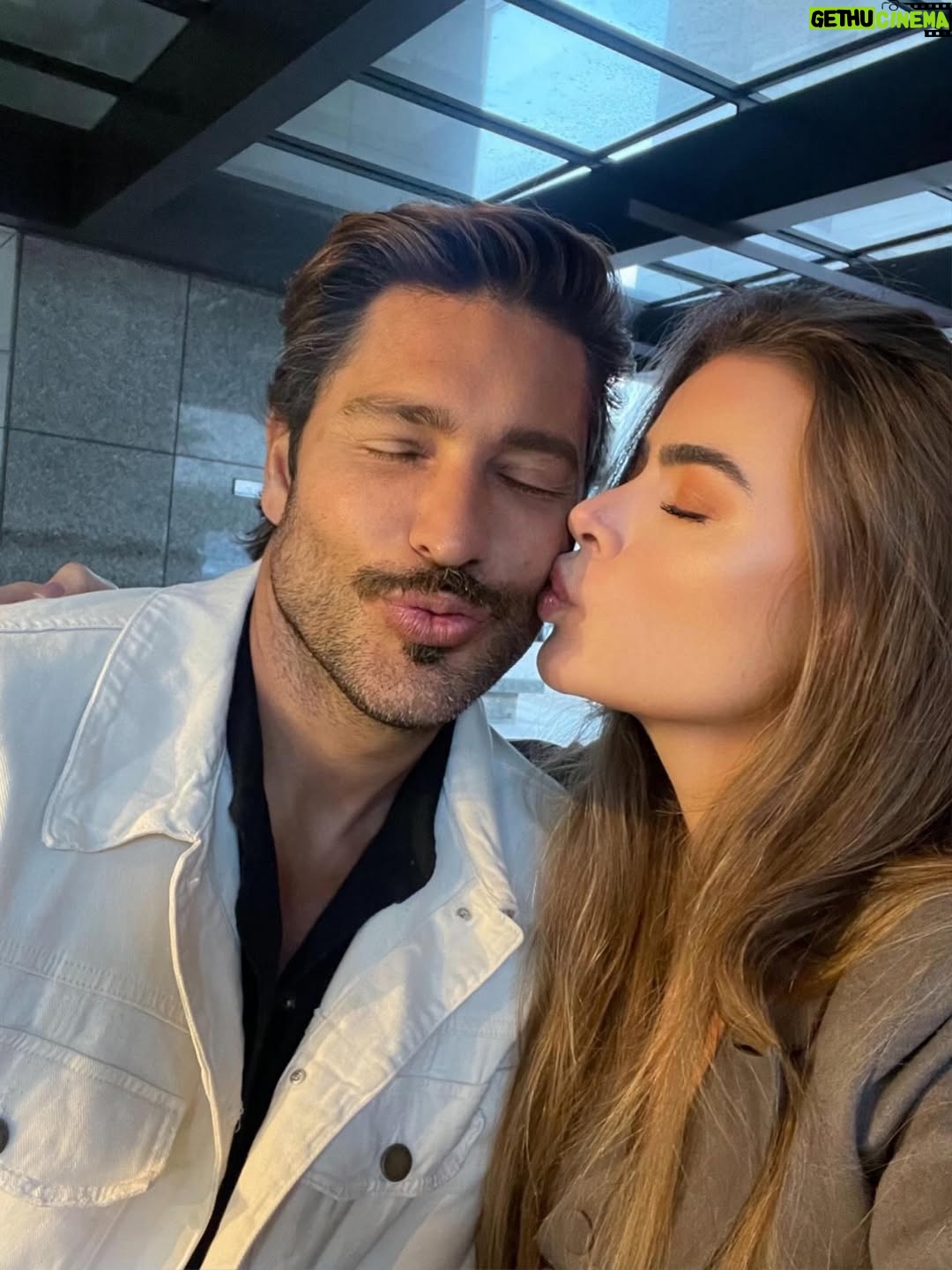 Rayanne Morais - 27.5K Likes - Voltamos para o mundo real, mas ainda não estamos completamente de volta à nossa vida cotidiana. Em breve, teremos muitas novidades incríveis para vocês! Agradecemos a todos pelo apoio e carinho durante essa jornada. Gratidão por tudo! 🥰❤️