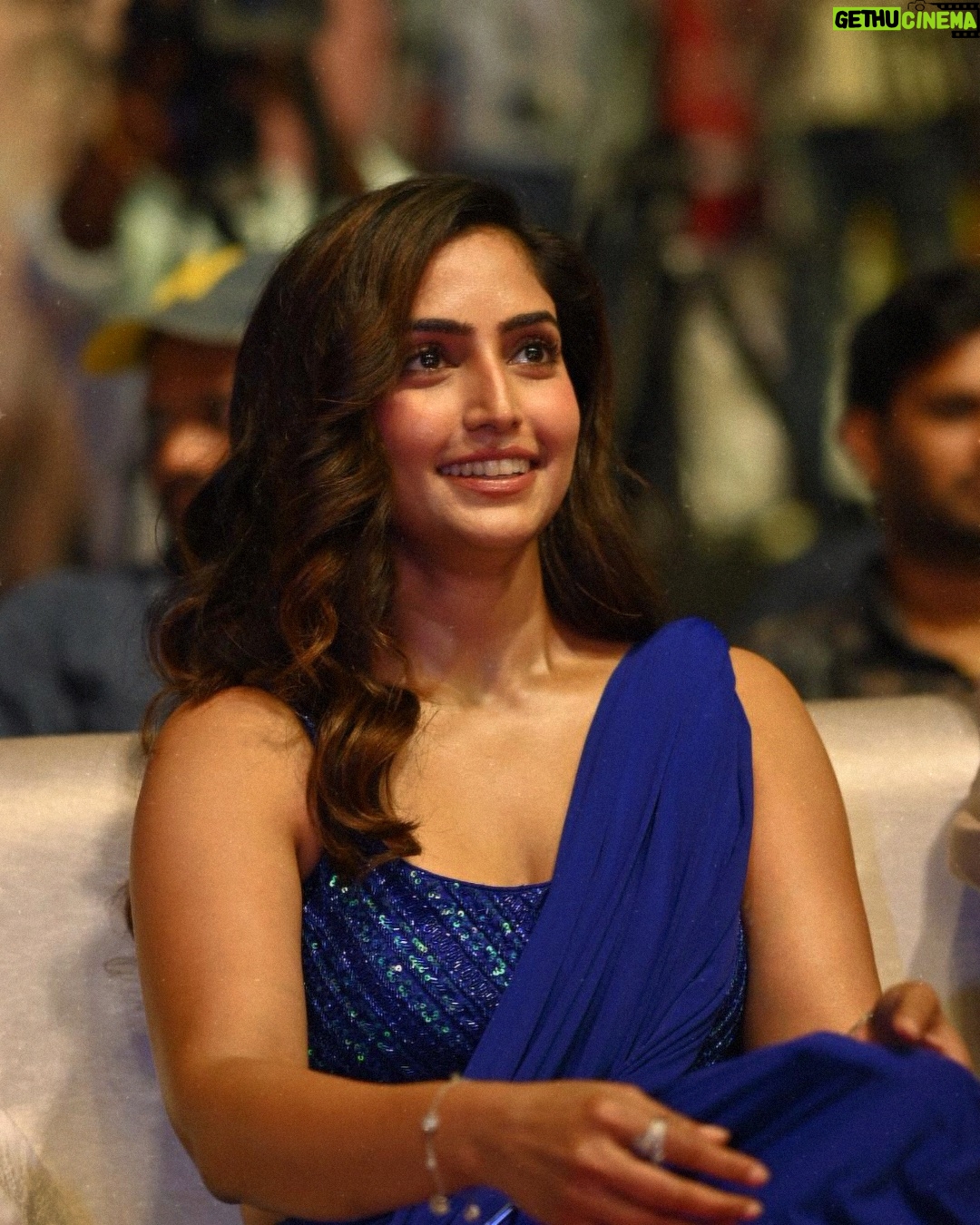 Reba Monica John - 170.5K Likes - 🦋💙

Make up @makeuphairbyrahul 
Hair @ravi_pasupuleti 
Styling @manogna_gollapudi 
Saree @manikananda 

#sareenotsorry