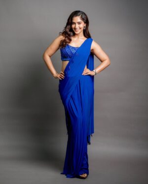 Reba Monica John Instagram - 🦋💙

Make up @makeuphairbyrahul 
Hair @ravi_pasupuleti 
Styling @manogna_gollapudi 
Saree @manikananda 

#sareenotsorry