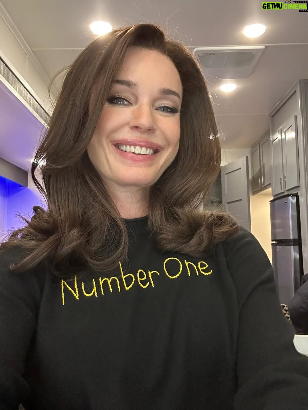 Rebecca Romijn - 13.5K Likes - Season Three ✅ A huge thank you to the incredible cast and crew for another great season, here’s to Season Four! 🖖