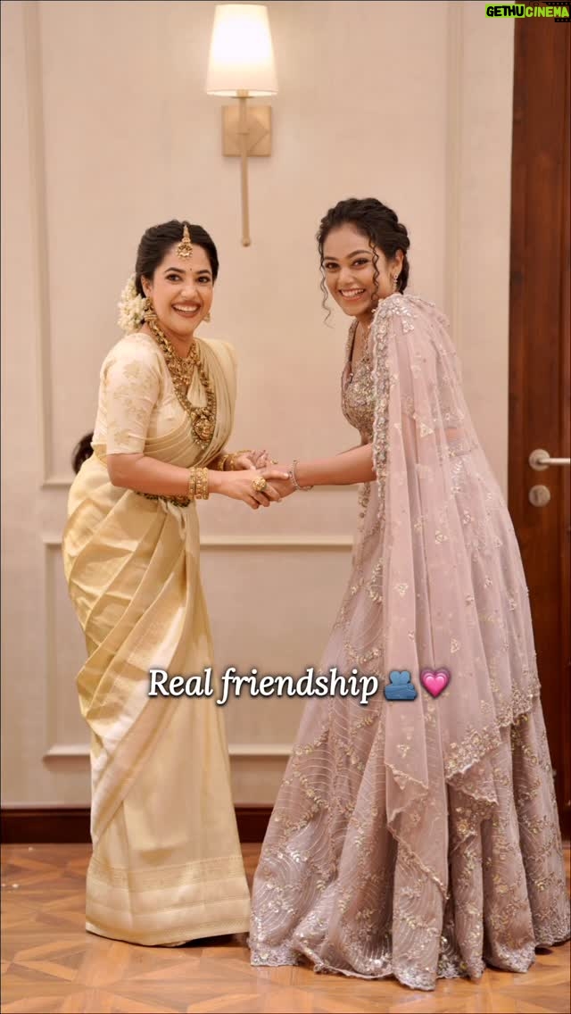 Rebecca Santhosh - 56.3K Likes - Real friendship 😬😂😂