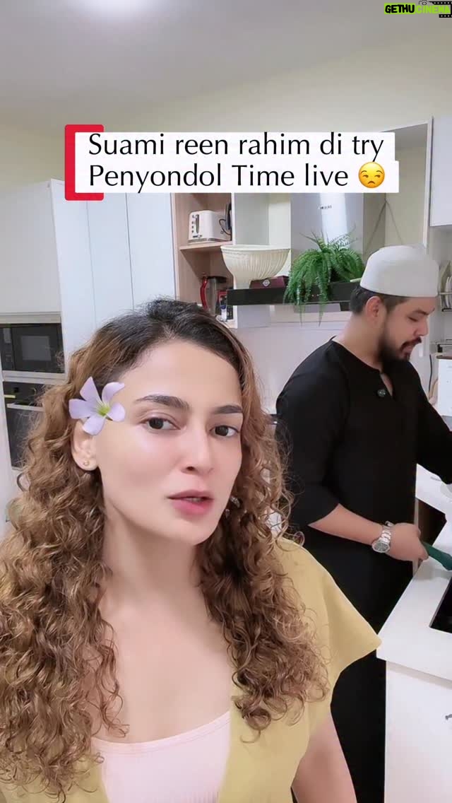 Reen Rahim - 9.3K Likes - 😏