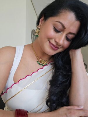 Reenu Mathews Instagram - Saree - my daily dose of Elegance ♥️