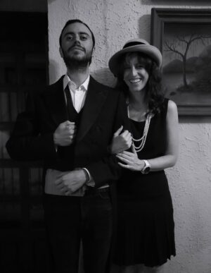 Regina Blandón Instagram - Feliz cumpleaños, @blndn 😎
Que siempre haya música y risa y baile y todo de lo que das. Qué suerte ser tu hermana.