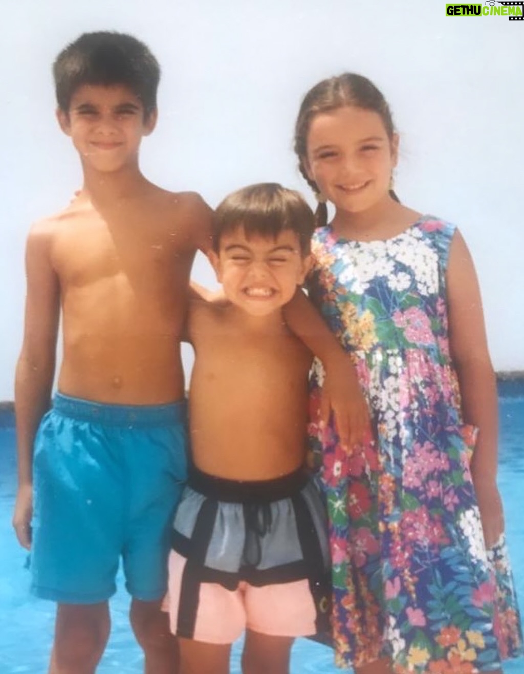 Regina Blandón - 36.2K Likes - Feliz cumpleaños, @blndn 😎
Que siempre haya música y risa y baile y todo de lo que das. Qué suerte ser tu hermana.