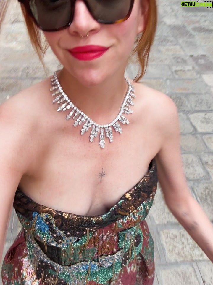 Regina Blandón - 35.7K Likes - EsketengomuchasfotosdecuandofuimosalláaVeneciaperdón