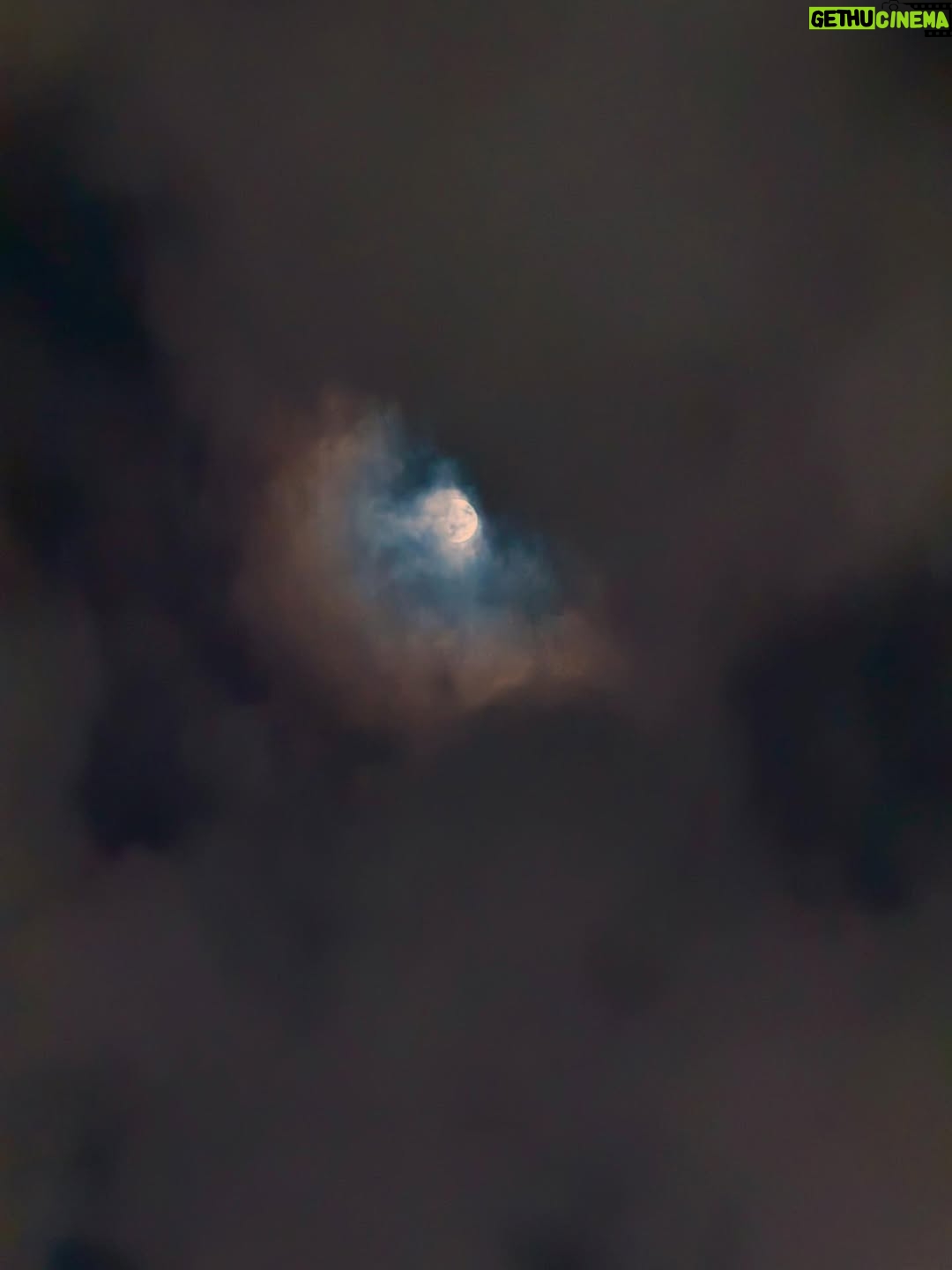 Renu Desai - 45.1K Likes - Got to experience the sheer magic of a celestial event tonight. I lost hope just before the full eclipse because the clouds started rolling in but they cleared up in 10 minutes and to get to witness a complete lunar eclipse is an experience that I will be fascinated with for the rest of my life🧡 
Tried to capture a little bit of this amazing phenomenon on my phone and sharing some with you all😊 #lunareclipse #chandragrahan #lunareclipse2025
