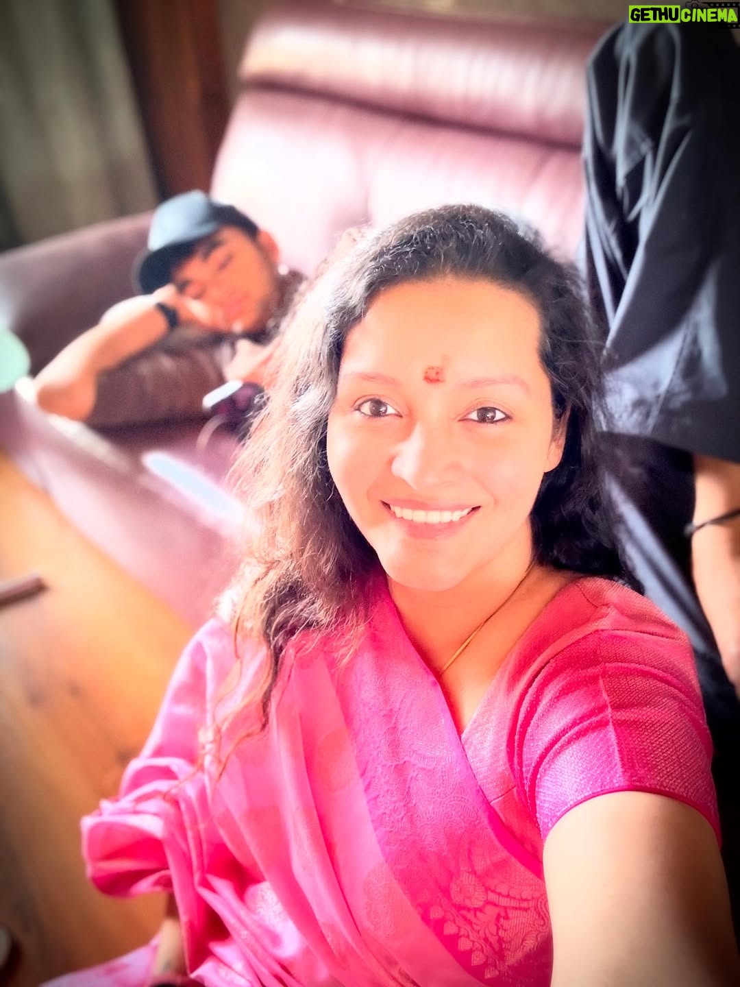 Renu Desai - 258.7K Likes - Meeku mee kutumba sabhyulaky Vijaya Dashami shubhakankshalu🧡🙏