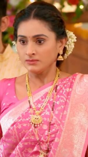 Reshma Shinde Instagram - जानकी उधळून लावणार ऐश्वर्याची स्वप्नं…

‘घरोघरी मातीच्या चुली’
24 ते 26 सप्टेंबर संध्या. 7:30 वा. Star प्रवाह वर…
#GharoghariMatichyaChuli #StarPravah

@rahul.lingayat @prabhunesavita @pramodpawar1956 @ashutoshpatki @rutuja.coolkarni