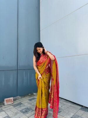 Ria Pednekar Instagram - The phool you’ve been looking for👀🌹?
.
.
.
.
.
#riaans#riapednekar03#ootd#instagram#instagood#outfitinfo#trending#trend#photography#instadaily#igdaily#contentcreator#viral#riapednekar#foryoupage#foryou#fashionblogger#differentperspective#keeploving#keepsupporting#explore#explorepage#fashioninsta#instamood#influencer#creator#loveyall#kbye#saree