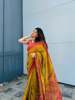 Ria Pednekar Instagram - The phool you’ve been looking for👀🌹?
.
.
.
.
.
#riaans#riapednekar03#ootd#instagram#instagood#outfitinfo#trending#trend#photography#instadaily#igdaily#contentcreator#viral#riapednekar#foryoupage#foryou#fashionblogger#differentperspective#keeploving#keepsupporting#explore#explorepage#fashioninsta#instamood#influencer#creator#loveyall#kbye#saree