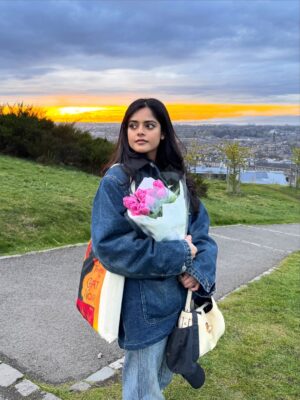 Riddhi Kumar Instagram - Alice in Scotland ✨

Finally going to be posting London photos from this summer because everything post has been a roller coaster ride. Have not been active w much personal stuff on the gram lately since my dad had a brain stroke and we were dealing with it’s ongoings BUTTT he’s now recovering well and we’re extremely grateful!
Times like these teach the strength you hold as a family, your patience and willpower and more than anything the ability to laugh even when things feel like they’re the worst that could ever be. To be grateful even when life doesn’t necessarily offer any gratitude-induced moments is probably the best we can do for ourselves because who knows the bad could turn worse any given time haha!
Sending in lots of love, warm hugs and laughter bits to people facing such moments today! 🥰