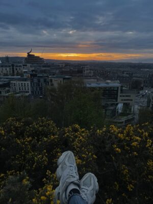 Riddhi Kumar Instagram - Alice in Scotland ✨

Finally going to be posting London photos from this summer because everything post has been a roller coaster ride. Have not been active w much personal stuff on the gram lately since my dad had a brain stroke and we were dealing with it’s ongoings BUTTT he’s now recovering well and we’re extremely grateful!
Times like these teach the strength you hold as a family, your patience and willpower and more than anything the ability to laugh even when things feel like they’re the worst that could ever be. To be grateful even when life doesn’t necessarily offer any gratitude-induced moments is probably the best we can do for ourselves because who knows the bad could turn worse any given time haha!
Sending in lots of love, warm hugs and laughter bits to people facing such moments today! 🥰