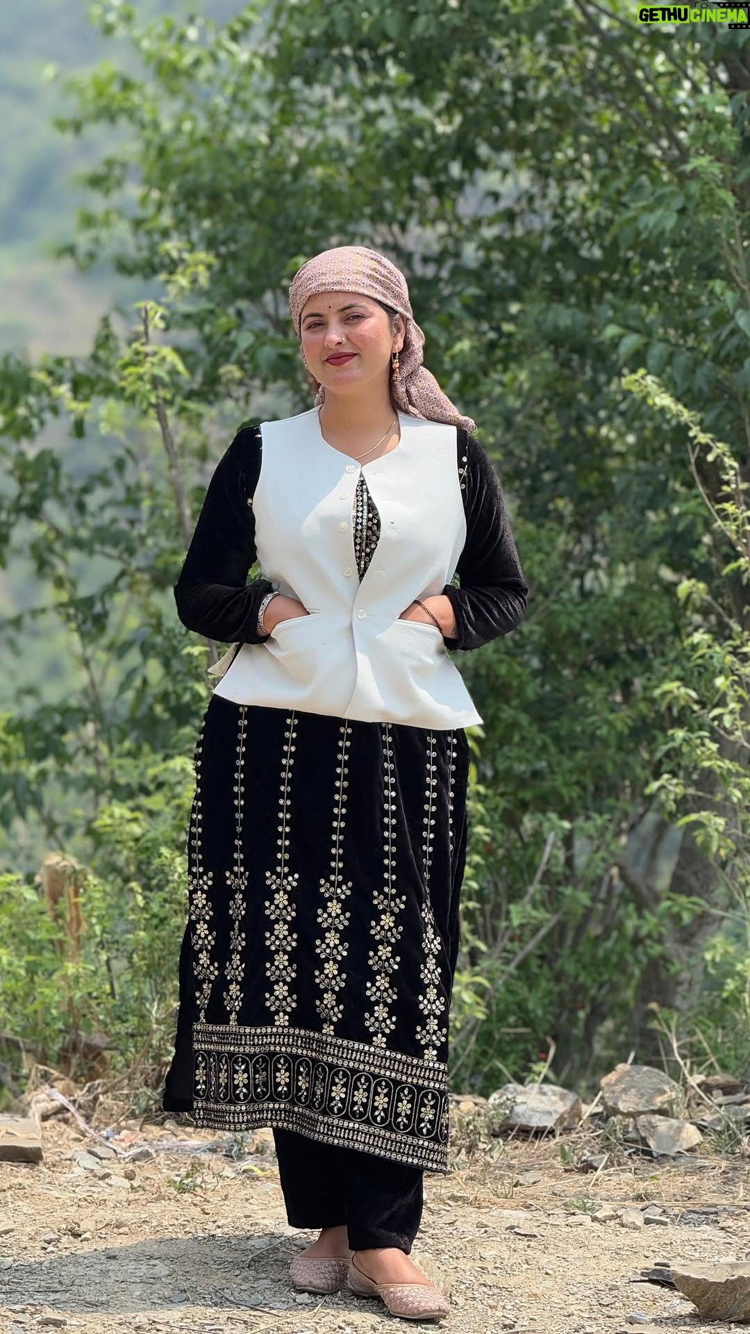 Ridhi Zinta - 33.9K Likes - 😊❤️

#pahadi #pahadidance #pahadireels #pahadisongs #pahadiswag #pahadigirl #pahadiculture #pahadan #reelitfeelit #reelinstagram #instareels #reelkarofeelkaro #pahadisong