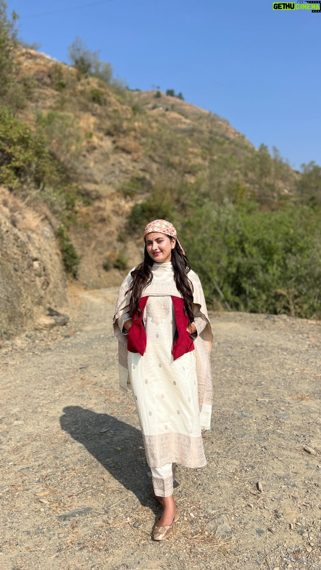Ridhi Zinta - 11K Likes - 🤍🤍🤍